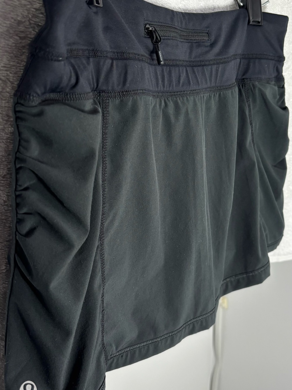 Perfect lululemoon Running / Tennis Skirt (Pace Rival) – Size 8 - Picture 3 of 4